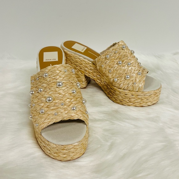 Dolce Vita Elora Pearl Light Natural Raffia Platform Slide Sandals In Tan - Picture 4 of 14